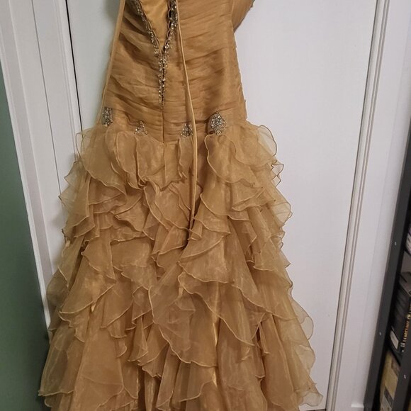 Grad dress - Picture 2 of 2